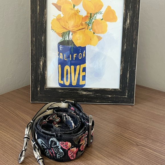 Rare Valentino Garavani embroidered camo butterfly purse strap - Picture 8 of 8